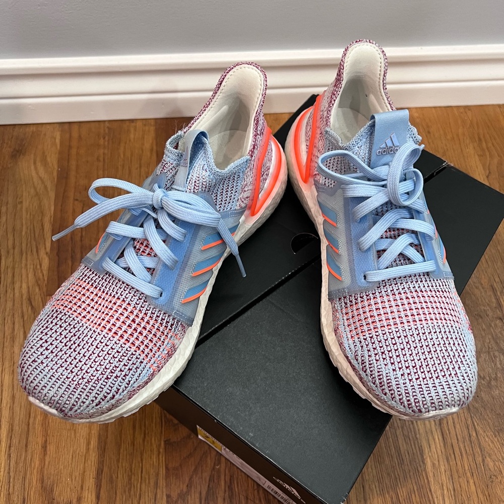 Size 8 Adidas Ultraboost running shoe